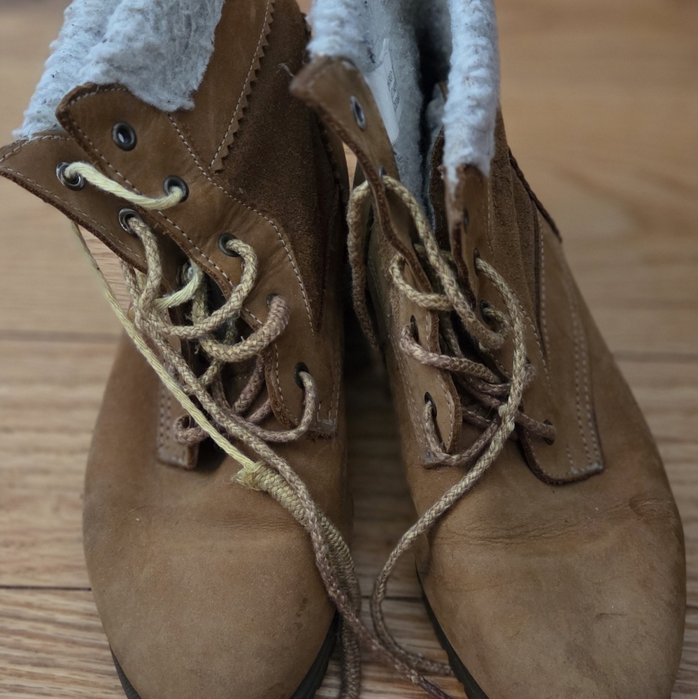 Tan Lace-Up Winter Boots